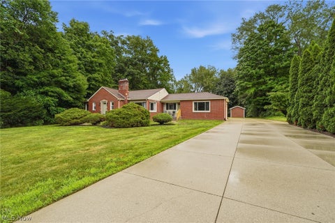 Homes For Sale - 523 Rotunda Avenue<br/> Akron, OH 44333