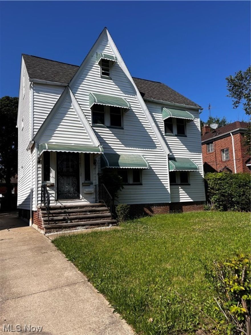 14701 Milverton 2nd Unit located in Cleveland. Newly updated move in ready 3 family home. This Tri-plex home is very spacious featuring large living and dining rooms, freshly painted throughout, appliances included, new lighting, flooring, eat-in kitchens, updated bathrooms, Hard wood floors in first unit.Bonus room/office space. New carpet in 2nd, 3rd unit. Partially finished lower level. 3 car garage, vinyl siding, Really great property!! Rent $1075// $1075 deposit// $35 application fee per applicant.// No smoking. Our applicants are processed through a secure site. As part of your application for residency, you will need to fill out the background questionnaire so the company can conduct a background check on you. If you need assistance while filling out the application, please feel free to contact Brick House Realty or our background agency. Immediately occupancy available. Schedule your tour today!!