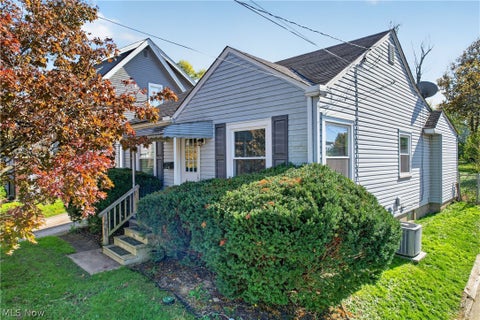 Photo of 64 Palmetto Avenue, Akron, OH 44301 (MLS # 5255495)