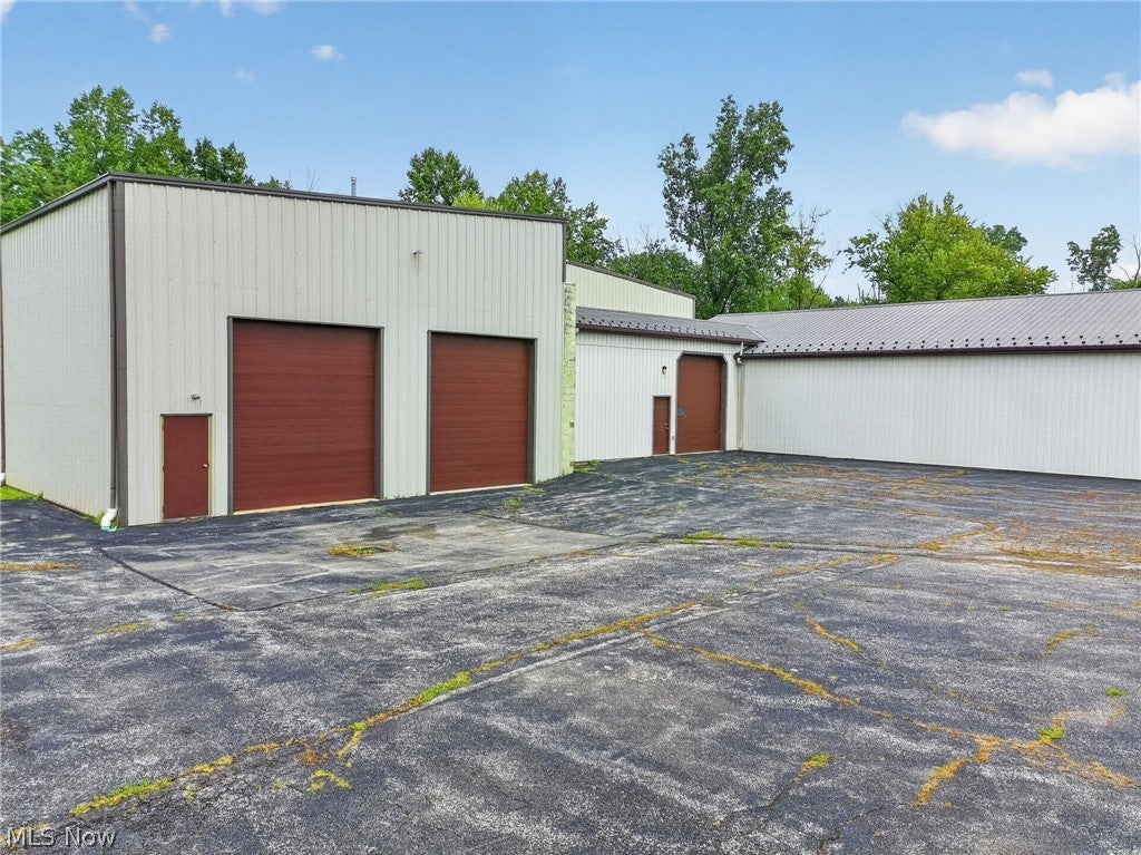 3045 W Prospect Road