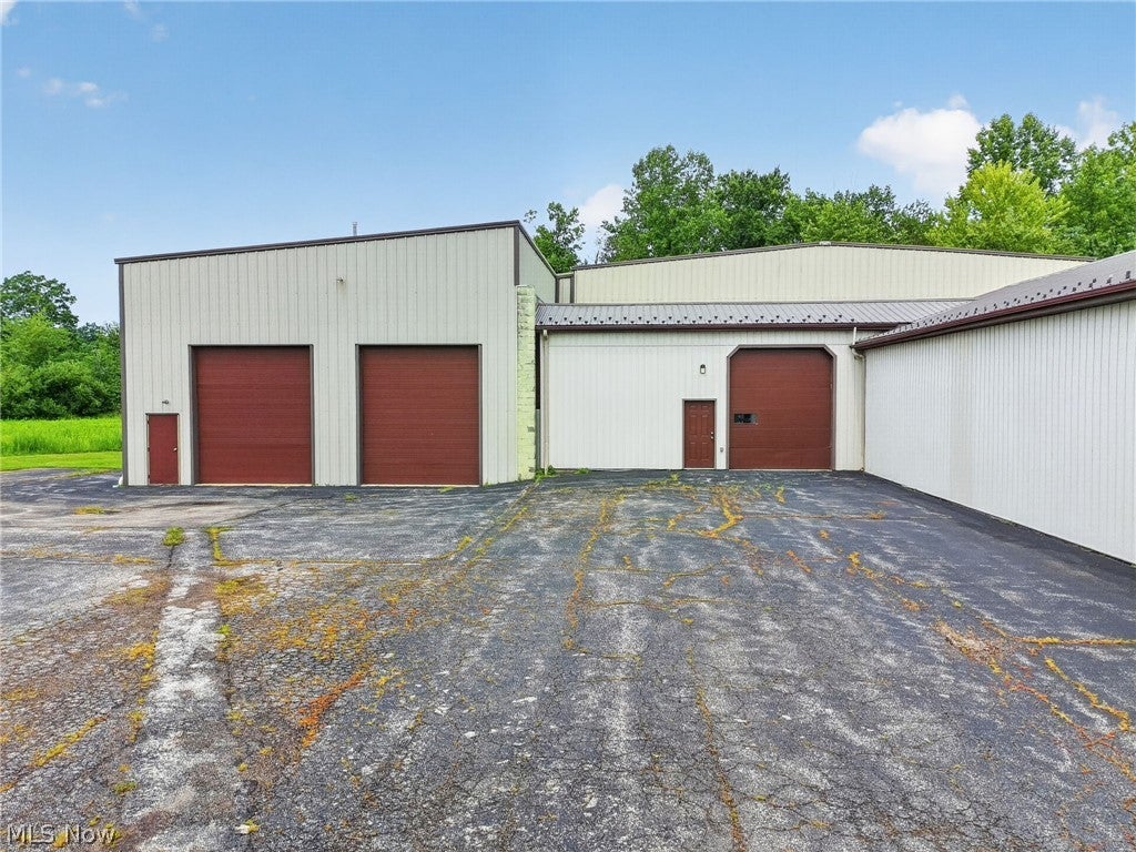 3045 W Prospect Road