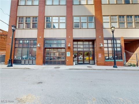 Condo For Sale - 1260 W 4th Street #402<br/> Cleveland, OH 44113