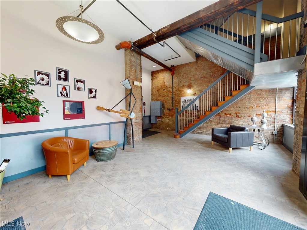 1260 W 4th Street 402