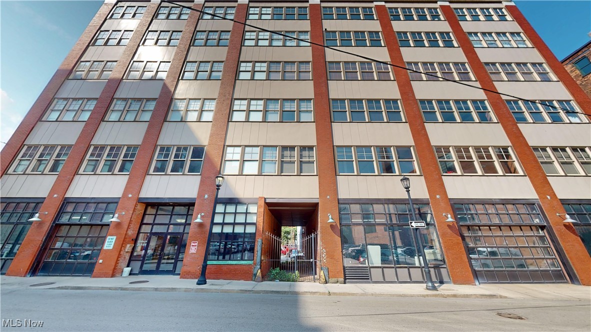 1260 W 4th Street 402