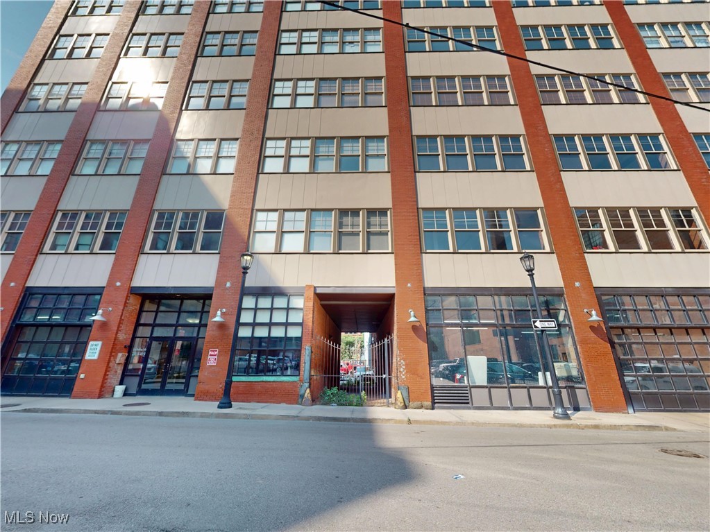 1260 W 4th Street 402