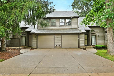 Condo For Sale - 1283 Red Tail Hawk Court #3<br/> Youngstown, OH 44512