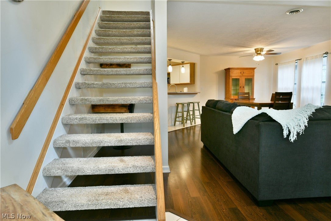 1283 Red Tail Hawk Court 3