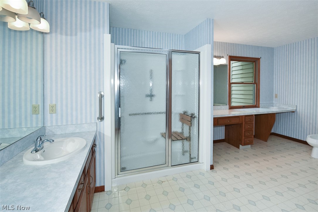 Throw 02/Stones - Residential