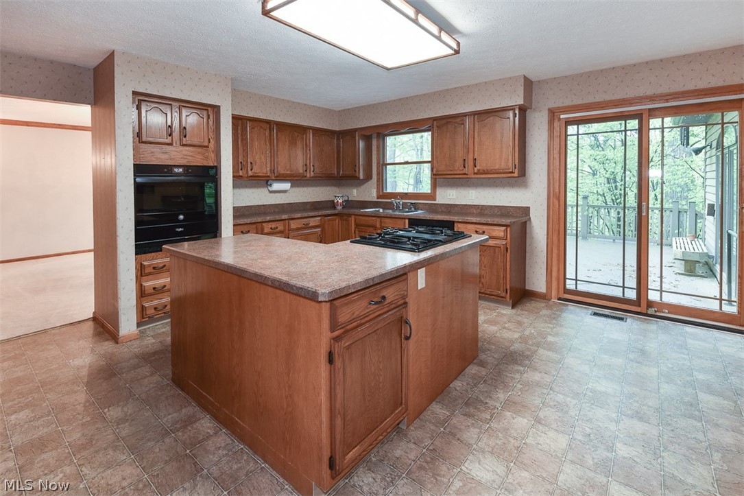 Throw 02/Stones - Residential