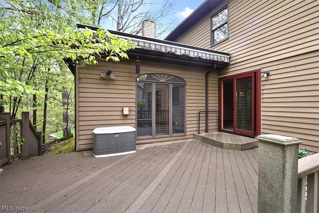 Throw 02/Stones - Residential