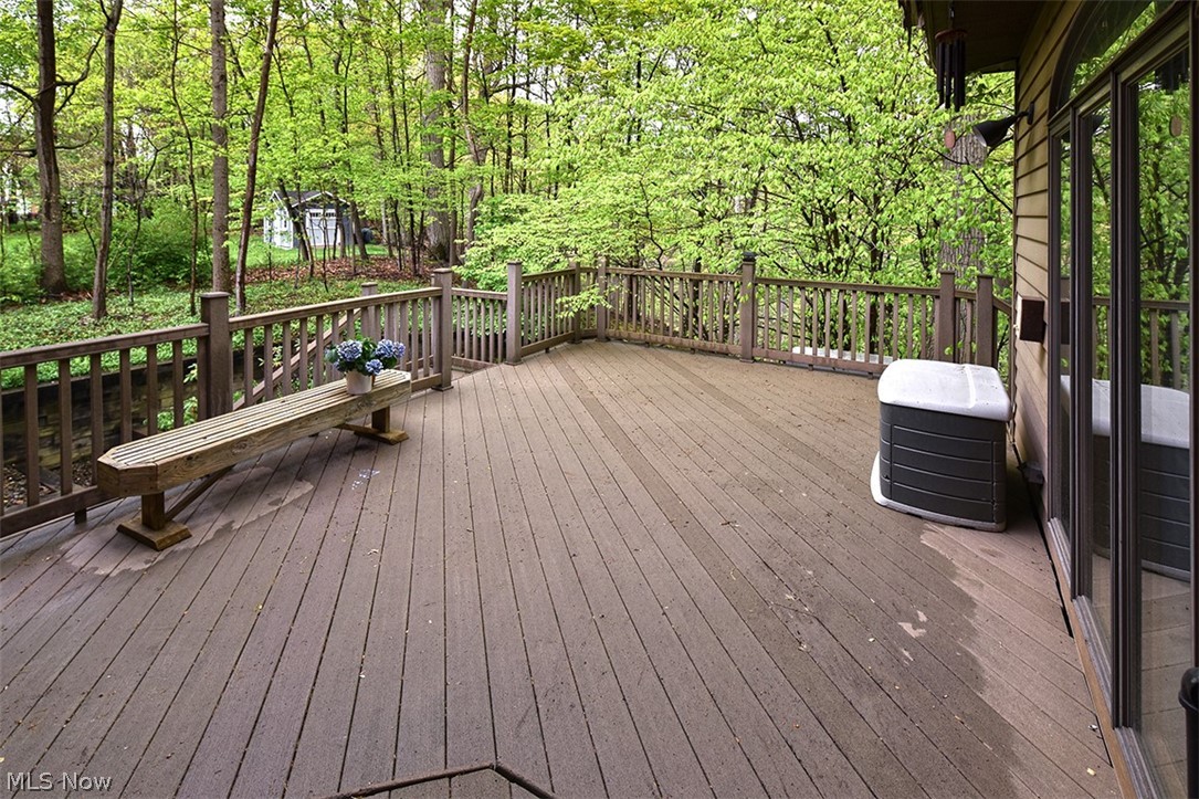 Throw 02/Stones - Residential