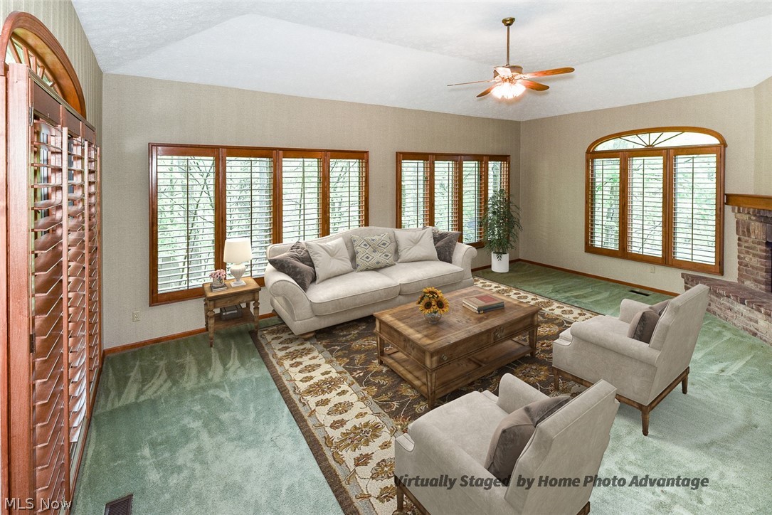 Throw 02/Stones - Residential