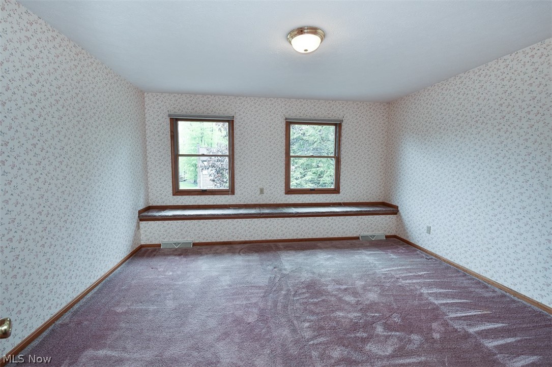 Throw 02/Stones - Residential