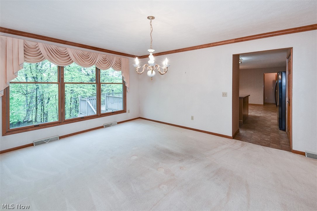 Throw 02/Stones - Residential