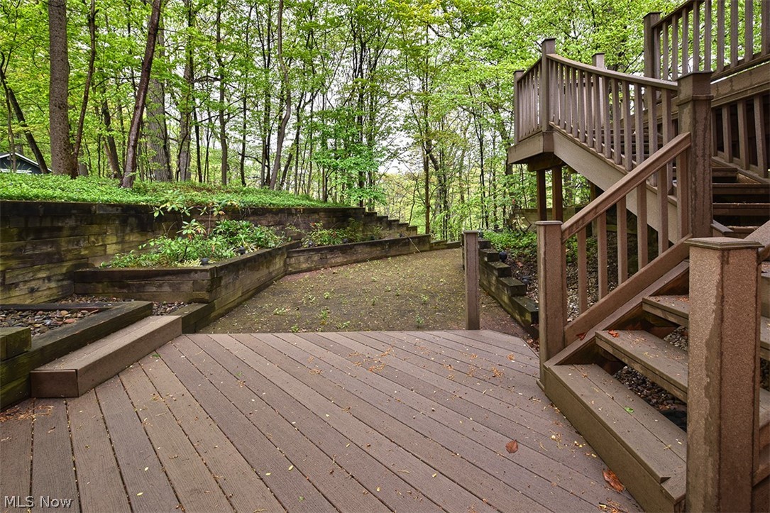 Throw 02/Stones - Residential