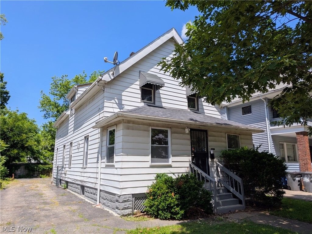 Photo of 2818 E 119th Street, Cleveland, OH 44120 (MLS # 5222717)