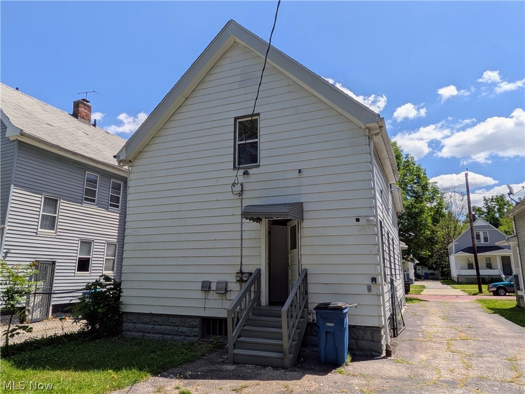 2818 E 119th Street
