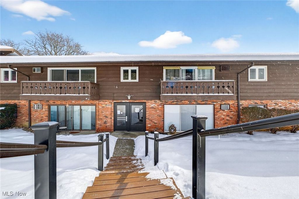 Photo of 5721 Som Center Road #18, Solon, OH 44139 (MLS # 5184939)