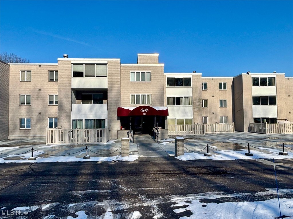 520 Meredith Lane #414, Cuyahoga Falls, Ohio image 1