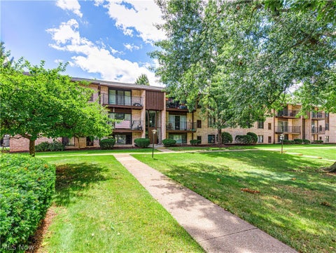 16465 Heather Lane Unit 304, Middleburg Heights, OH 44130 - #: 5239751