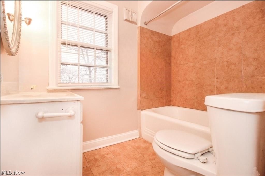 Cleveland Heights Blvd - Residential