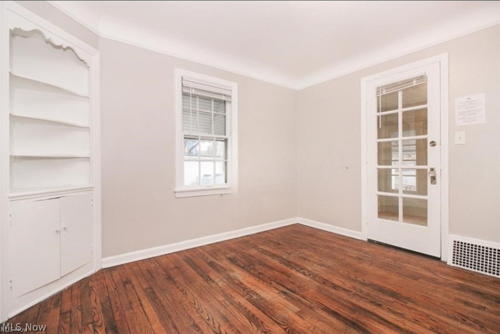 Cleveland Heights Blvd - Residential