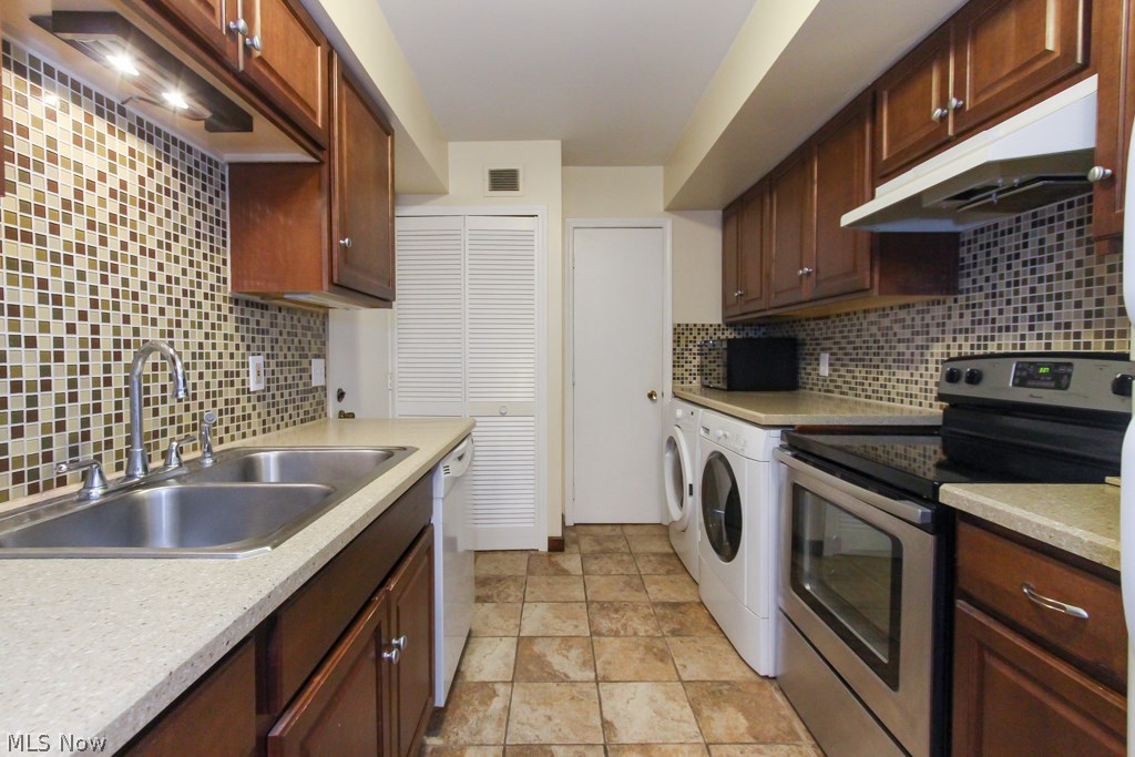 Fox Rest Condos - Residential