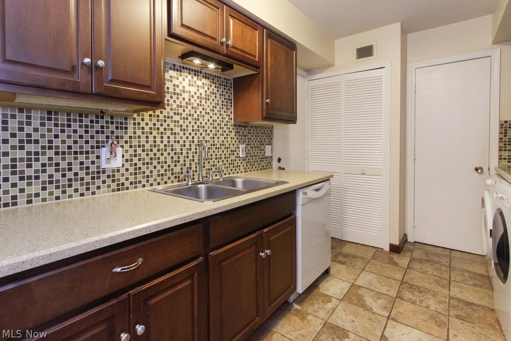 Fox Rest Condos - Residential