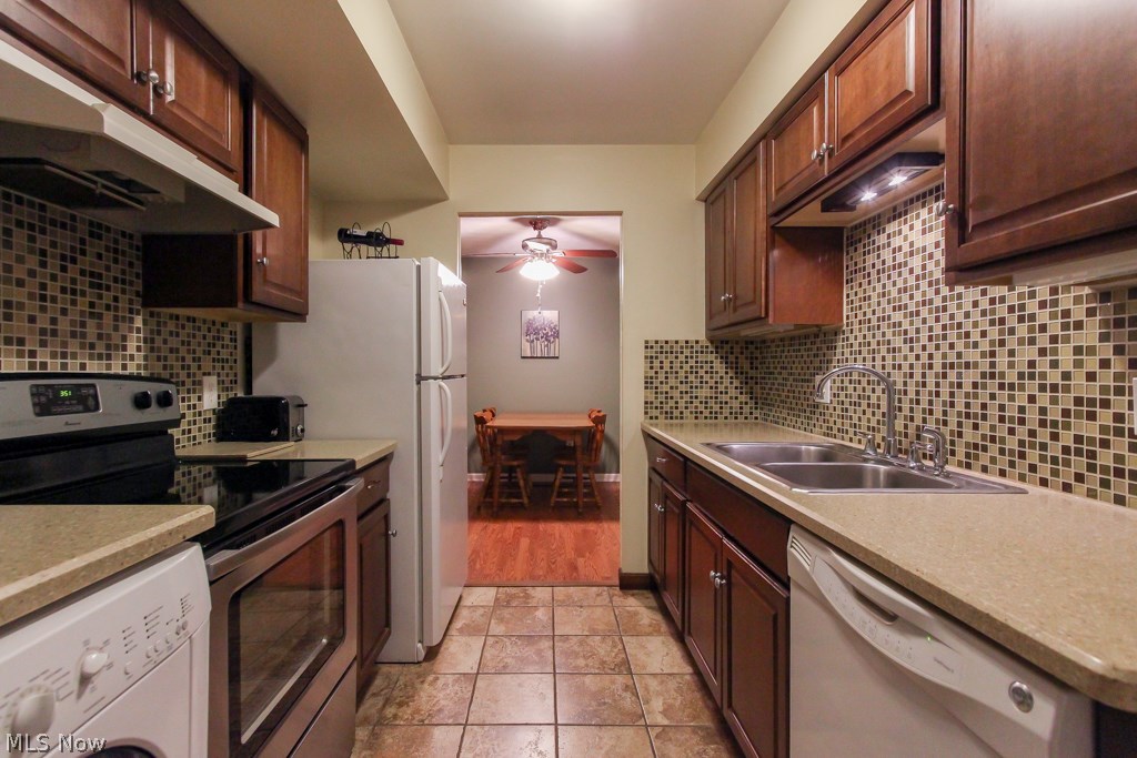 Fox Rest Condos - Residential