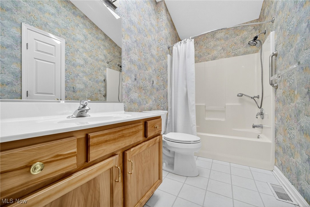 Sanctuary Condo / Grand Bay - Residential