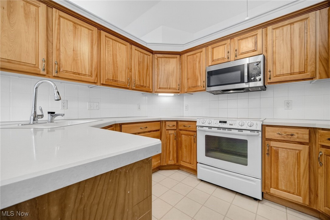 Sanctuary Condo / Grand Bay - Residential