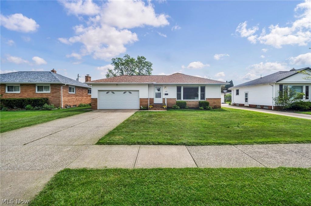 Photo of 1299 Jackie Lane, Mayfield Heights, OH 44124 (MLS # 5208224)