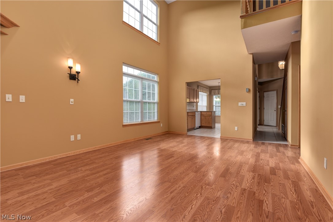 Charleston Place R-2 Developme - Residential Lease