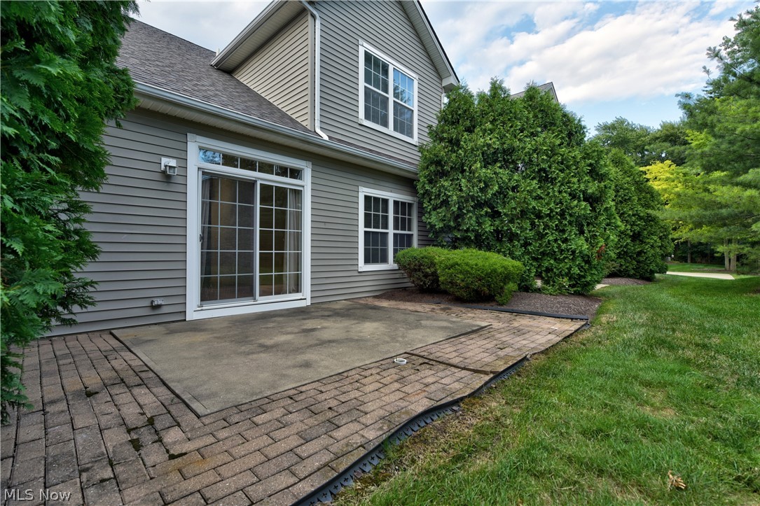 Charleston Place R-2 Developme - Residential Lease