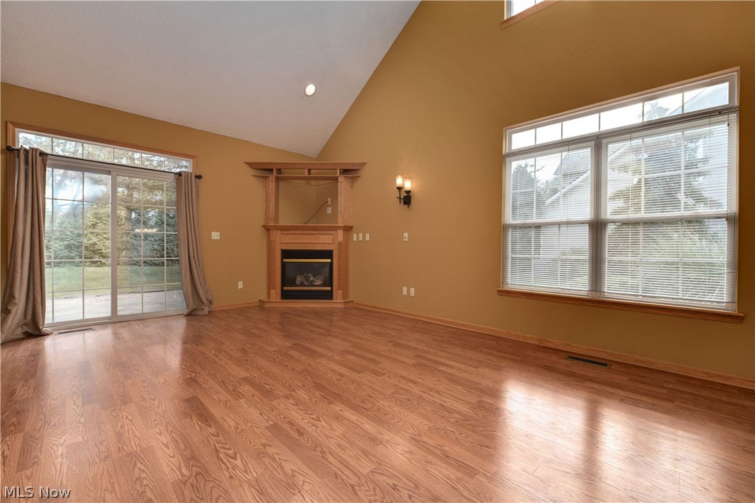 Charleston Place R-2 Developme - Residential Lease