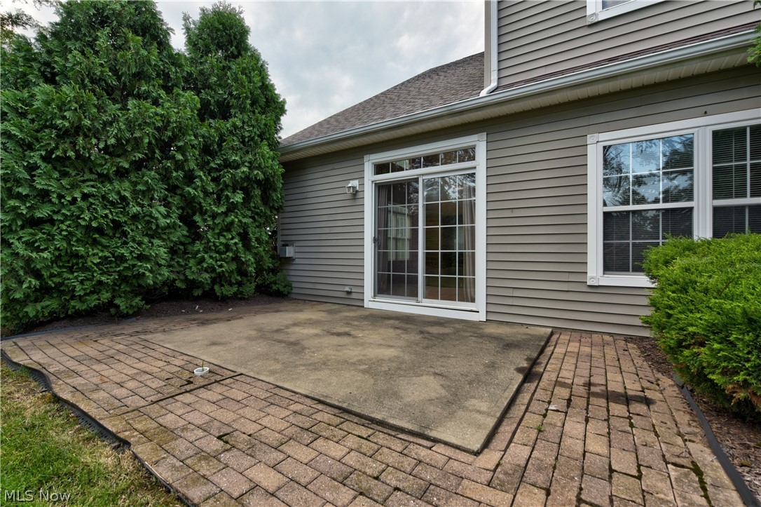 Charleston Place R-2 Developme - Residential Lease