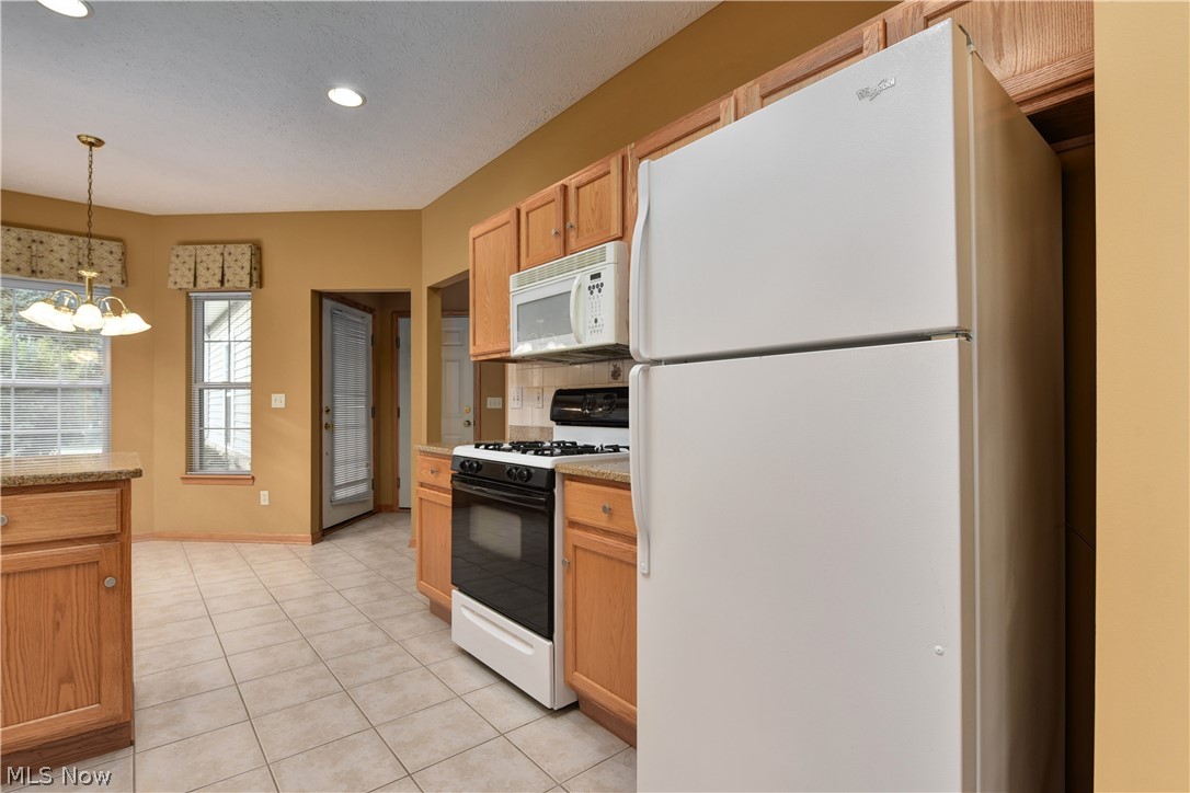 Charleston Place R-2 Developme - Residential Lease