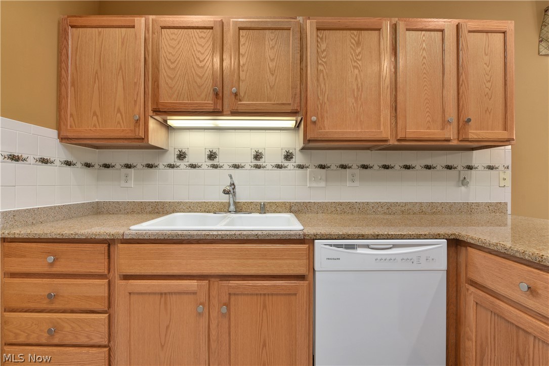 Charleston Place R-2 Developme - Residential Lease