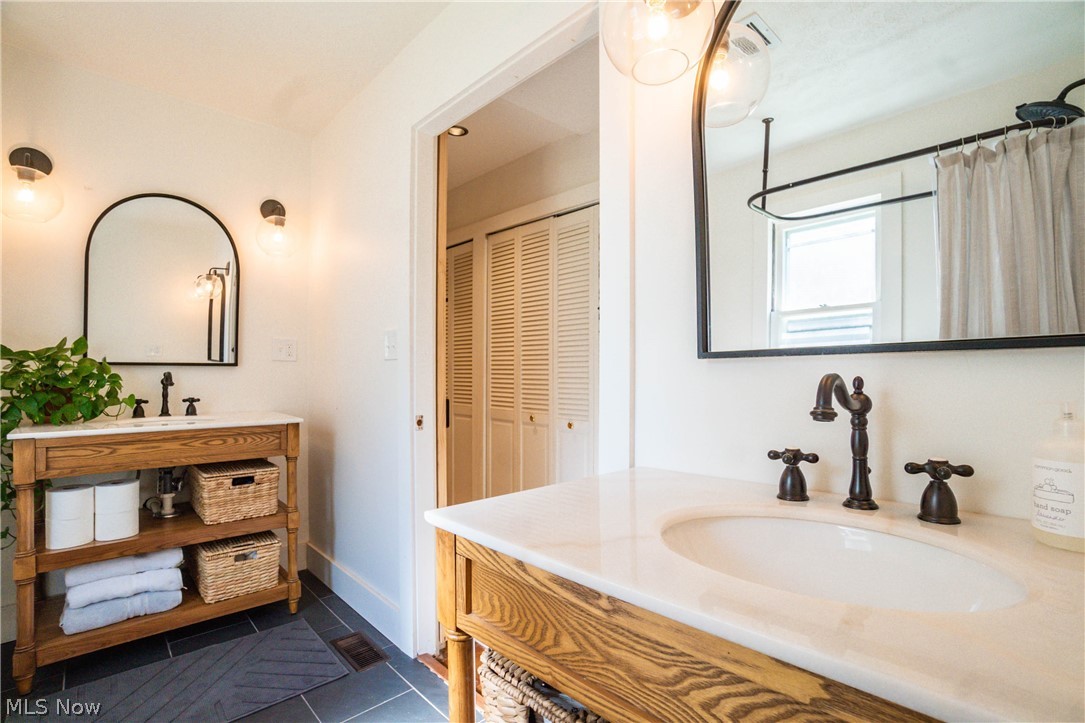 Elmwood Realty Cos Beach Allo - Residential