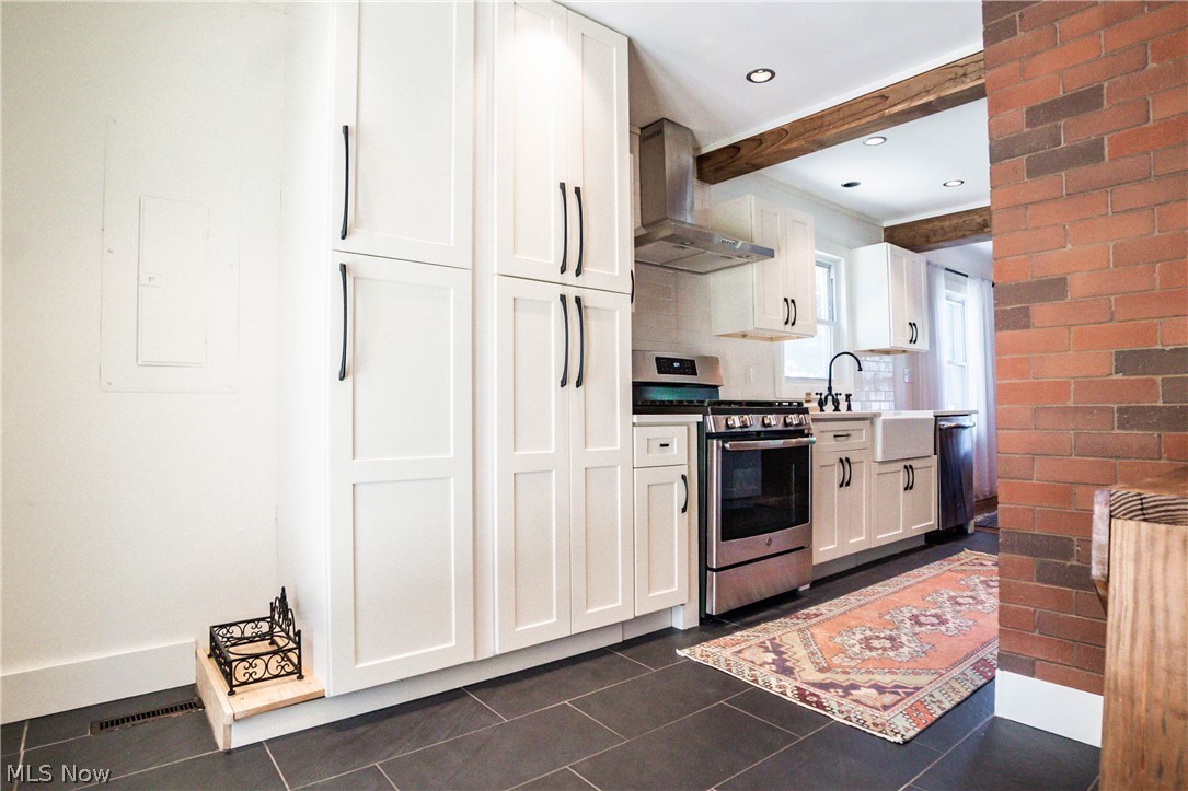 Elmwood Realty Cos Beach Allo - Residential