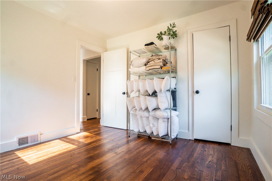 Elmwood Realty Cos Beach Allo - Residential