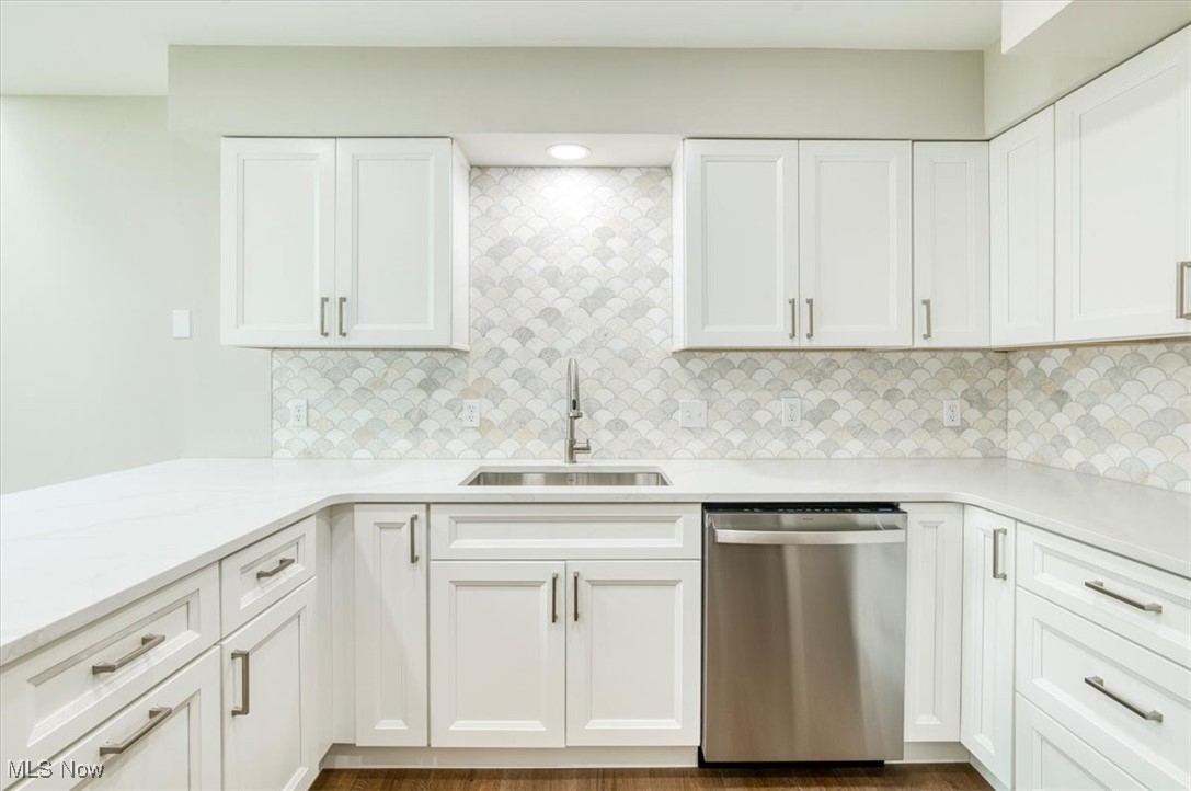 20 Deerfield Lane, Beachwood, Ohio image 11