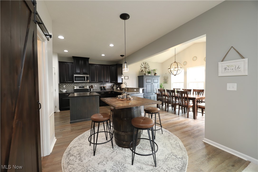 421 Dalton Drive, Wadsworth, Ohio image 2