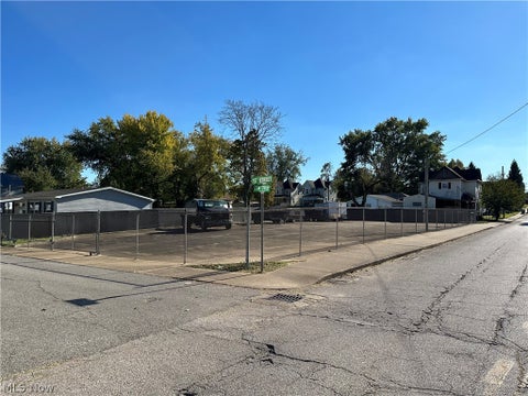 Photo of 1412 Lynn Street, Parkersburg, WV 26101 (MLS # 5255743)
