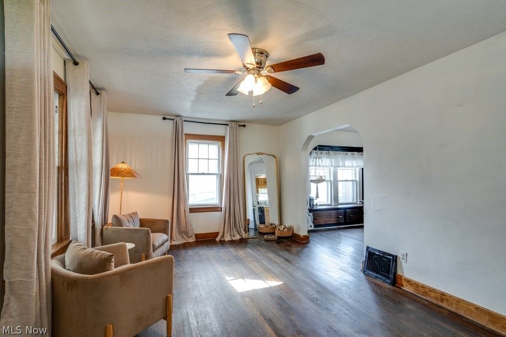 Photo of 435 Selden Avenue, Akron, OH 44301 (MLS # 5211282)