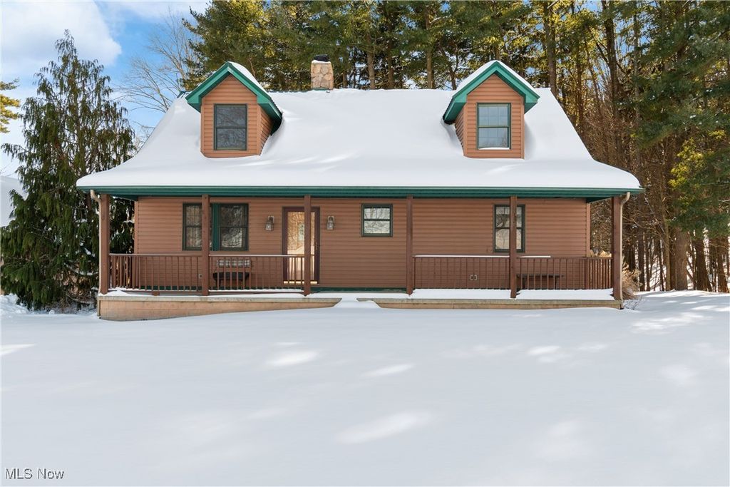 Photo of 10170 Lawndell Road SW, Navarre, OH 44662 (MLS # 5184559)