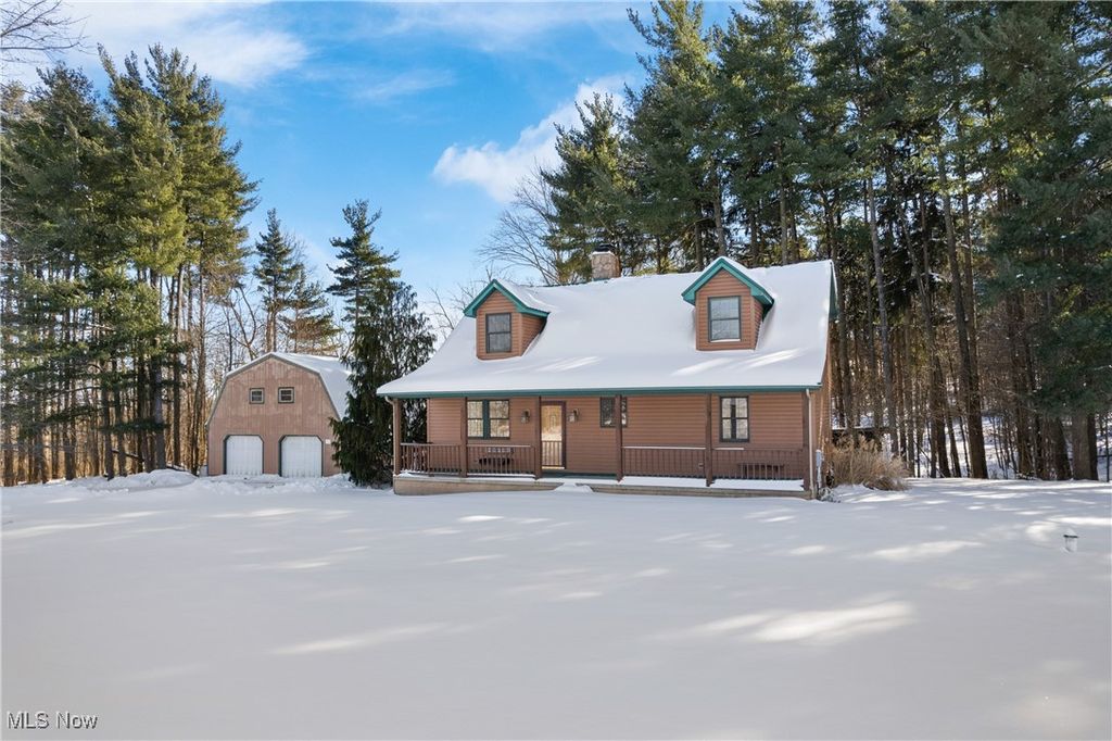 Photo of 10170 Lawndell Road SW, Navarre, OH 44662 (MLS # 5184559)