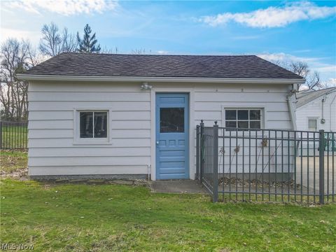 Tiny photo for 270 North Street, Chagrin Falls, OH 44022 (MLS # 5189866)