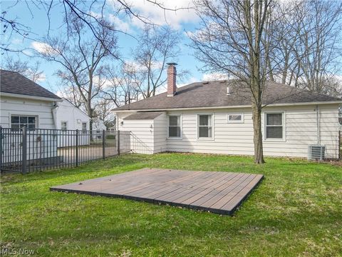 Tiny photo for 270 North Street, Chagrin Falls, OH 44022 (MLS # 5189866)