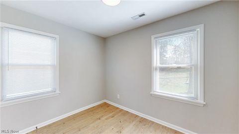 Tiny photo for 270 North Street, Chagrin Falls, OH 44022 (MLS # 5189866)